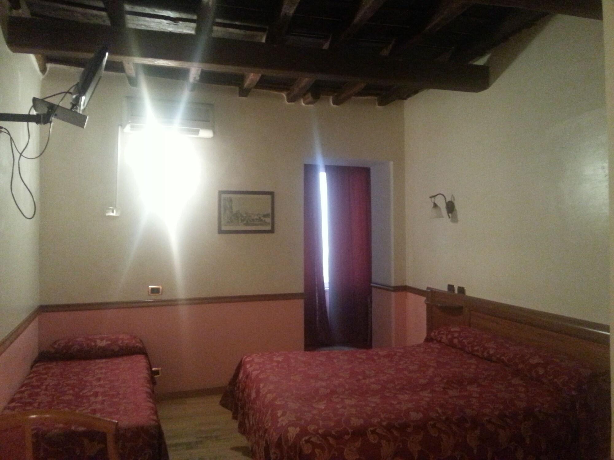 Hotel Santa Prassede โรม ภายนอก รูปภาพ