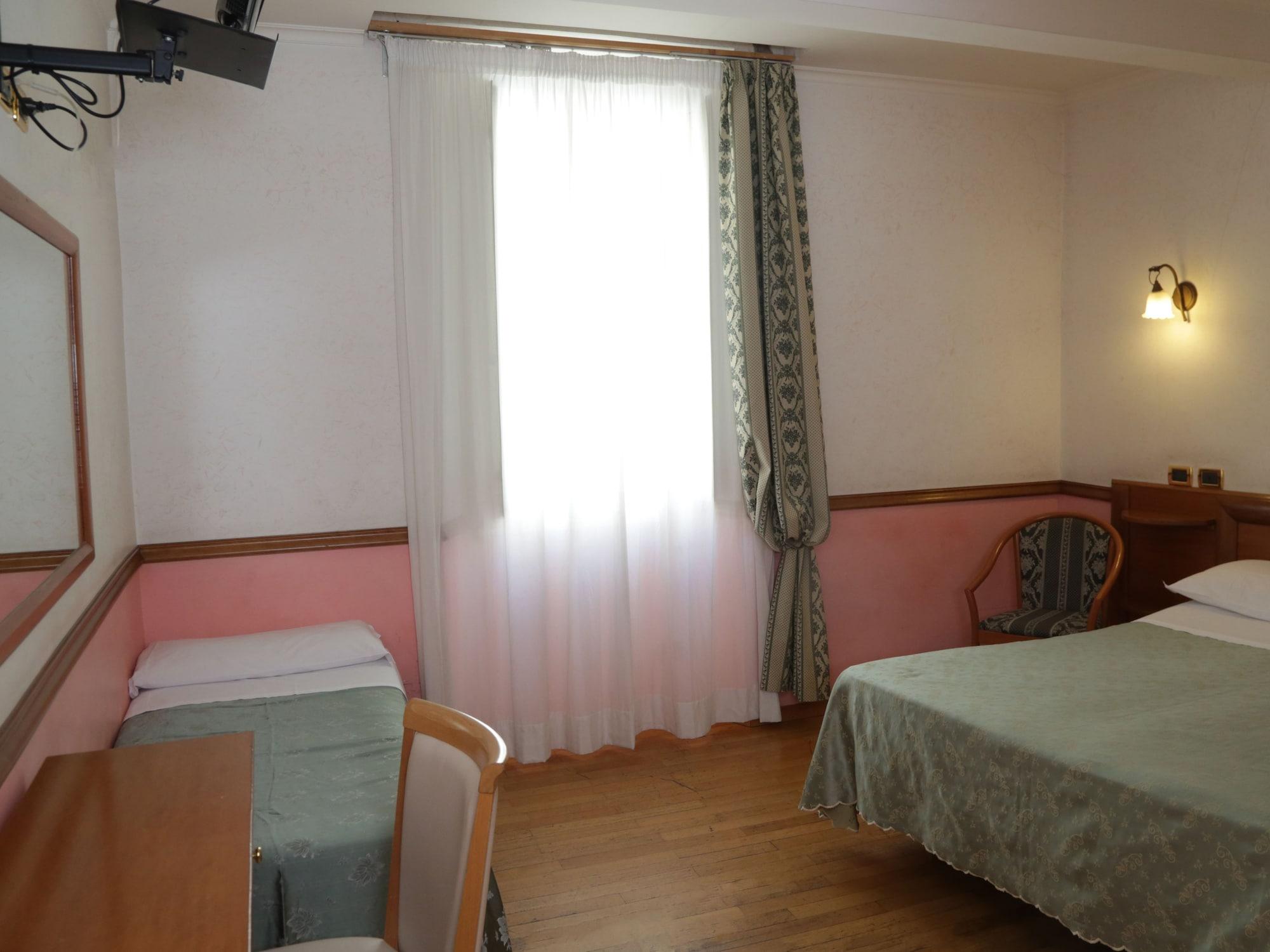 Hotel Santa Prassede โรม ภายนอก รูปภาพ