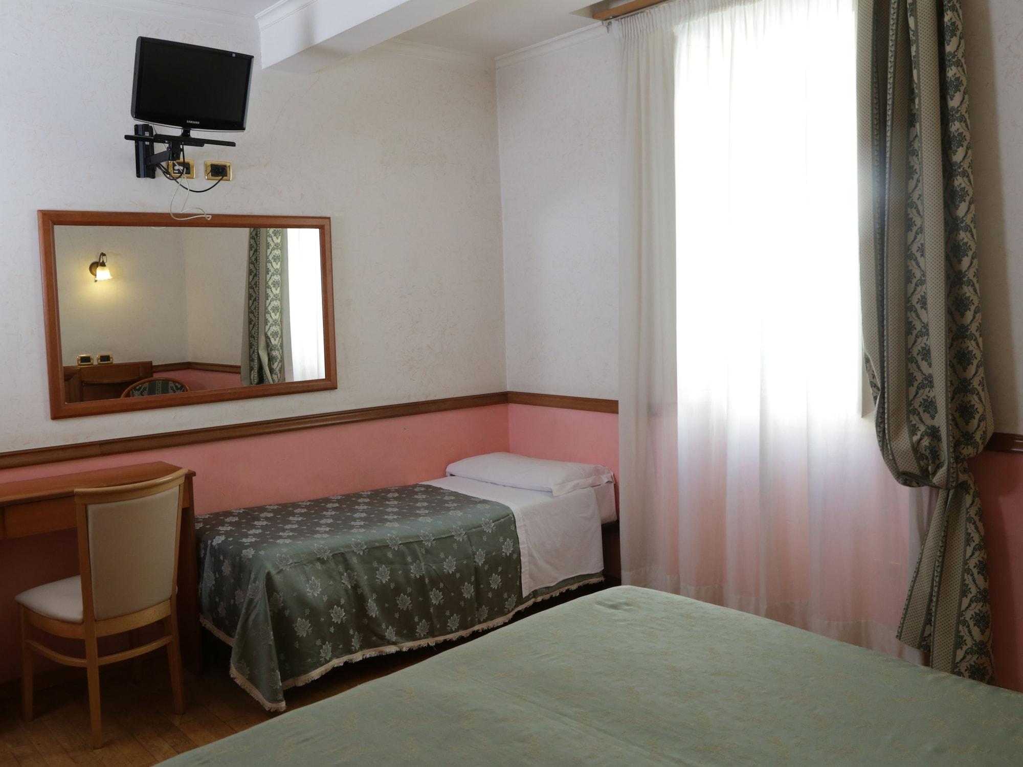 Hotel Santa Prassede โรม ภายนอก รูปภาพ