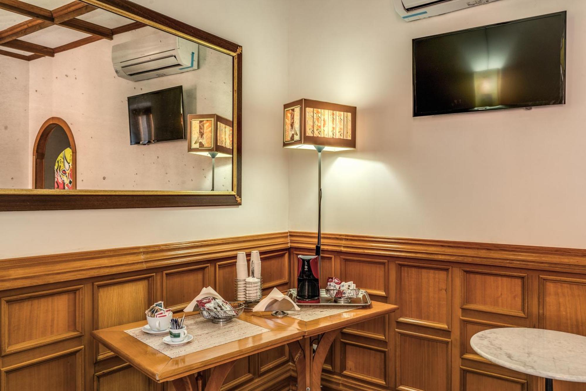 Hotel Santa Prassede โรม ภายนอก รูปภาพ