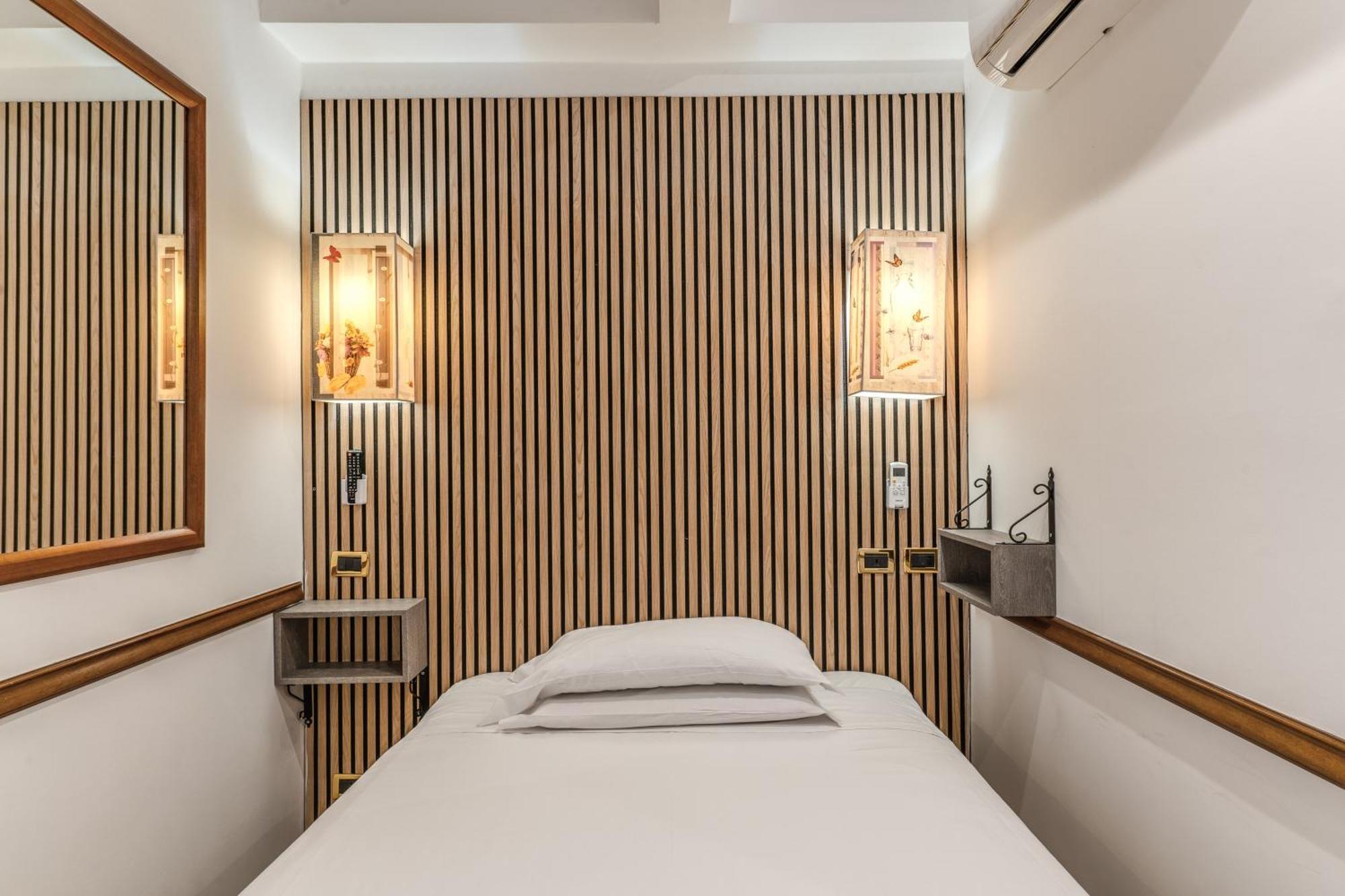 Hotel Santa Prassede โรม ภายนอก รูปภาพ