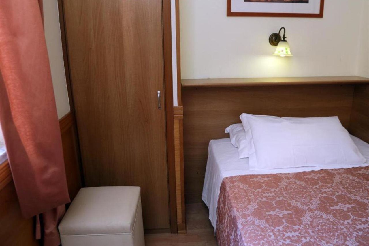 Hotel Santa Prassede โรม ภายนอก รูปภาพ